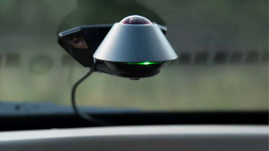Deze 360 graden dashcam je wanneer iemand je auto zit