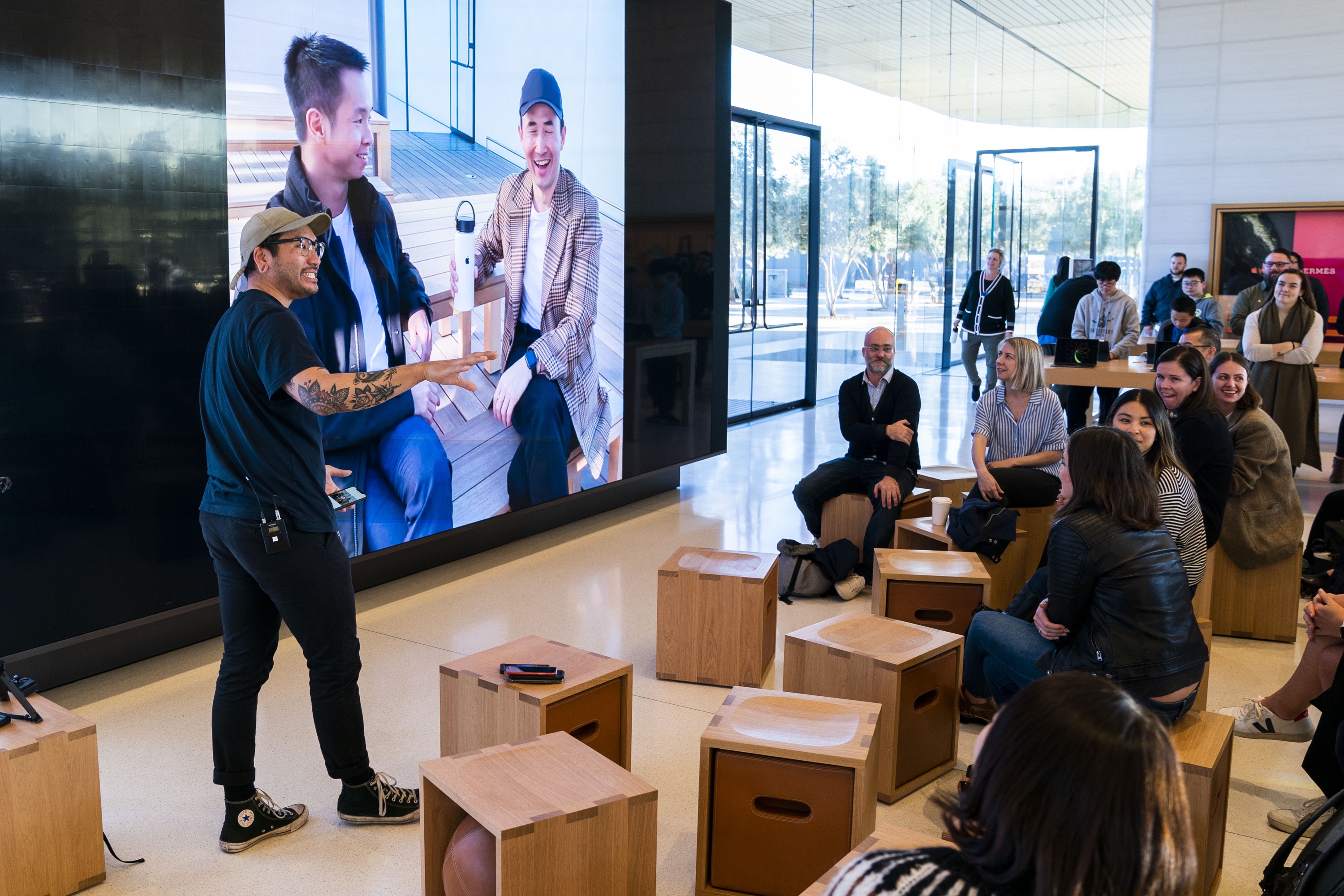 Apple breidt gratis workshops en cursussen in Apple Store flink uit