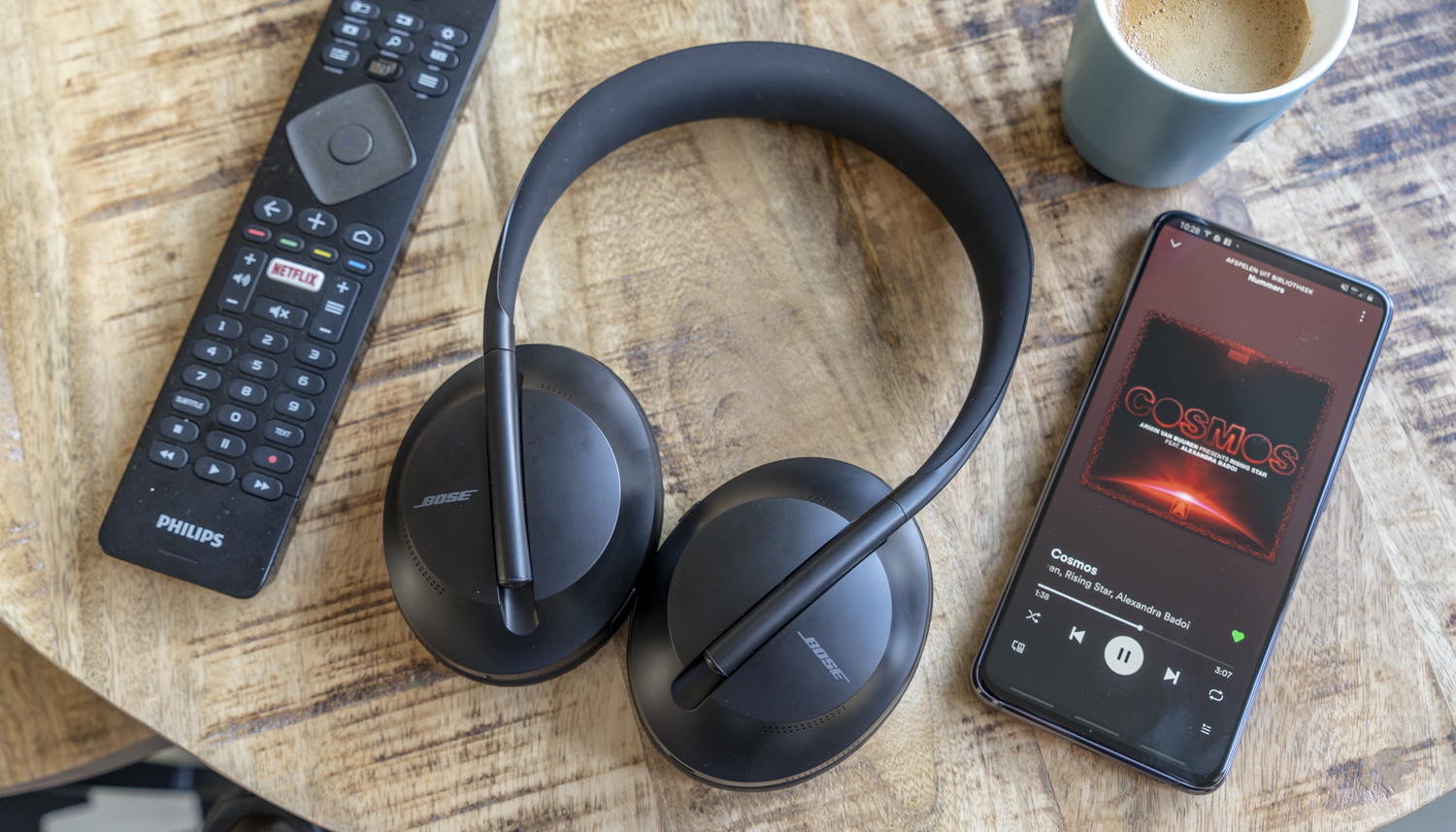 Bose Noise Cancelling Headphones 700 review design