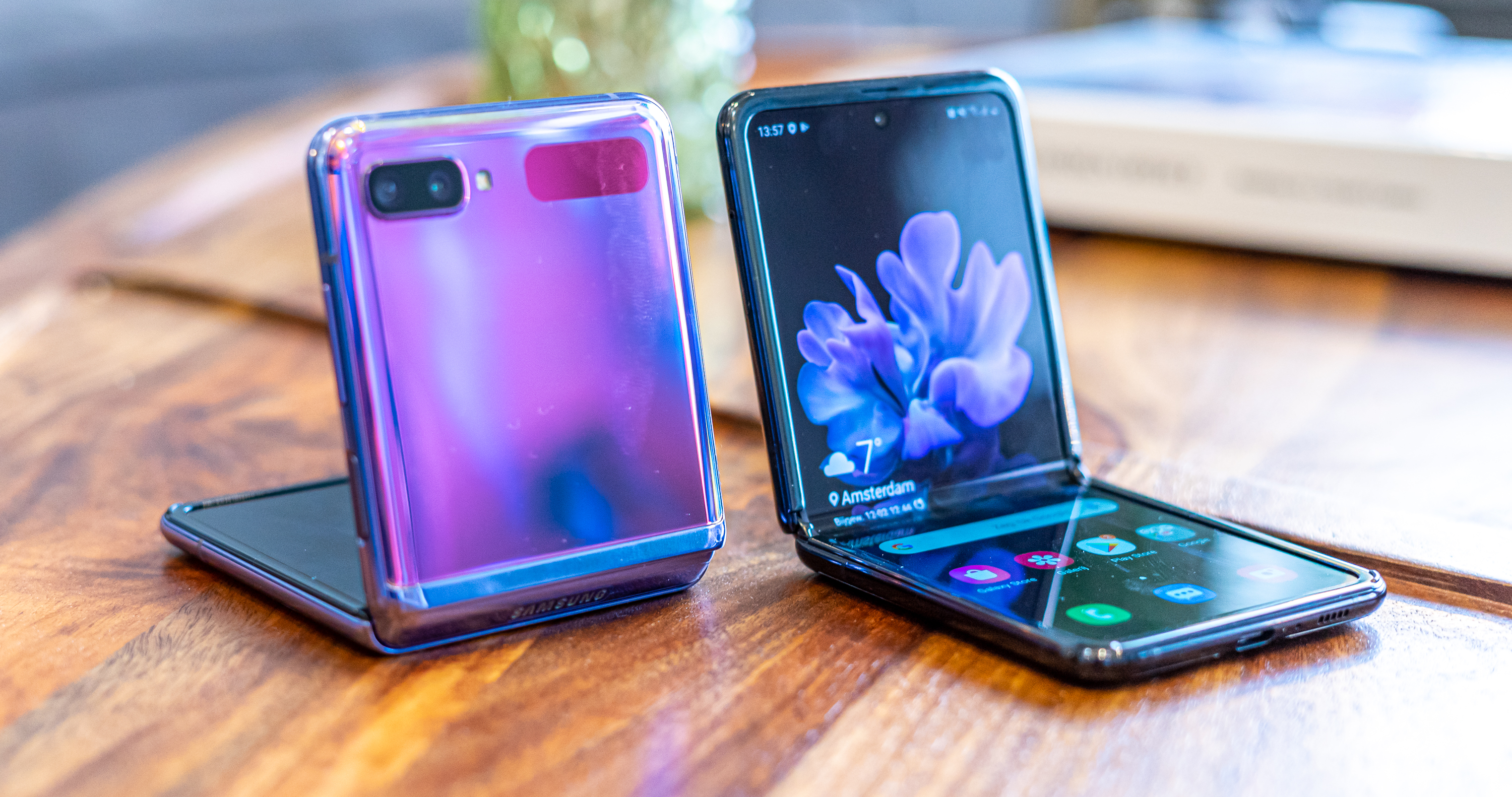 Samsung Galaxy Z Flip uitgelicht
