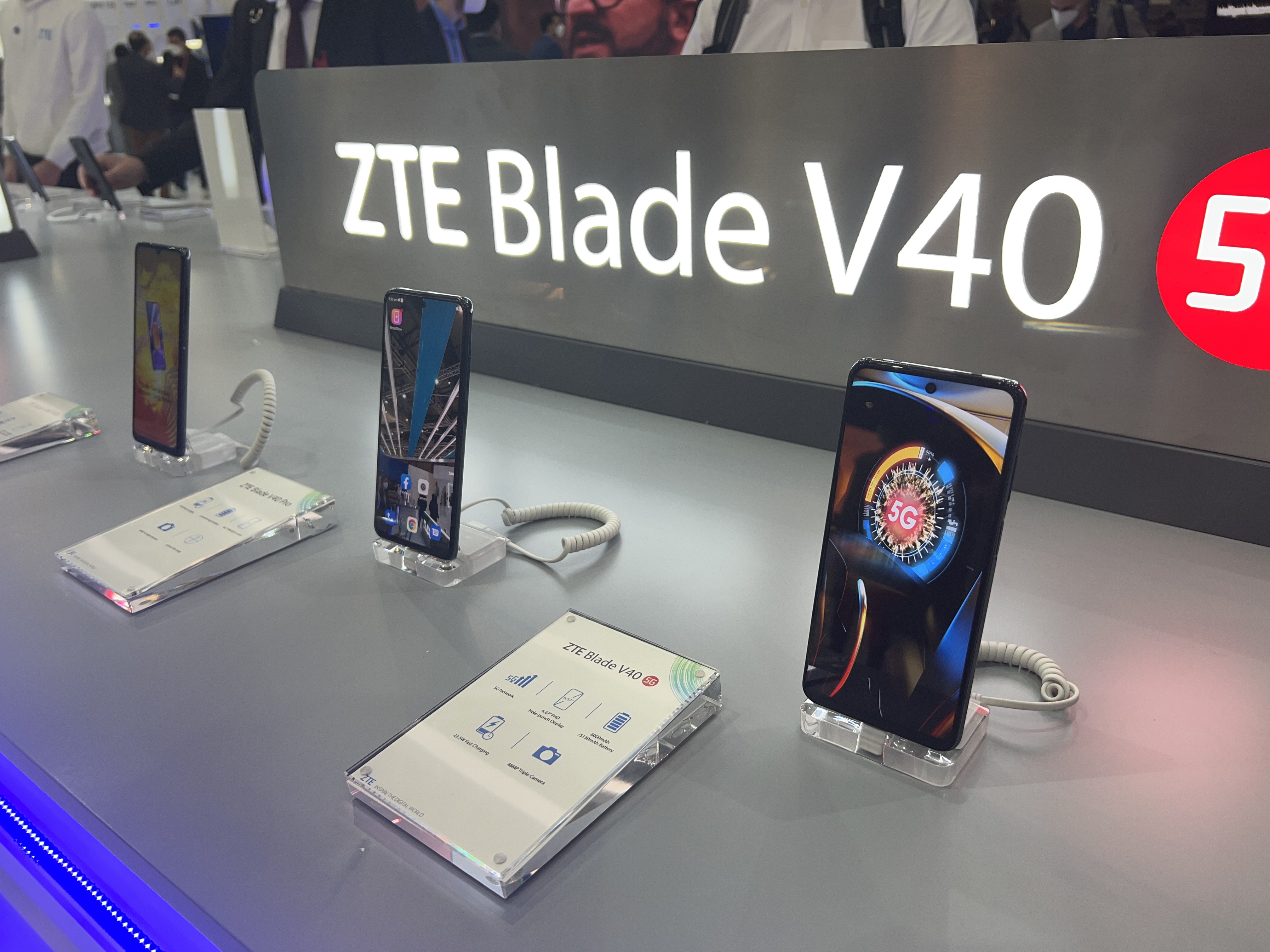 ZTE Blade V40
