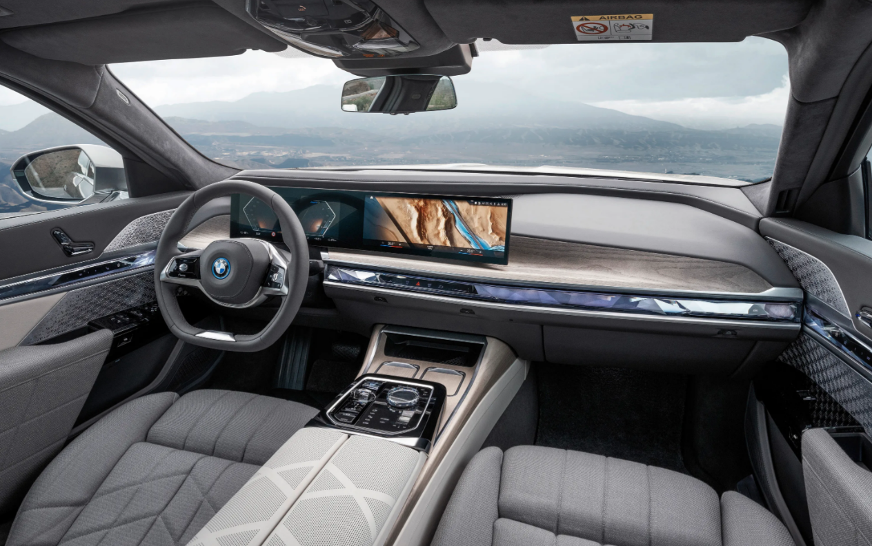 BMW i7