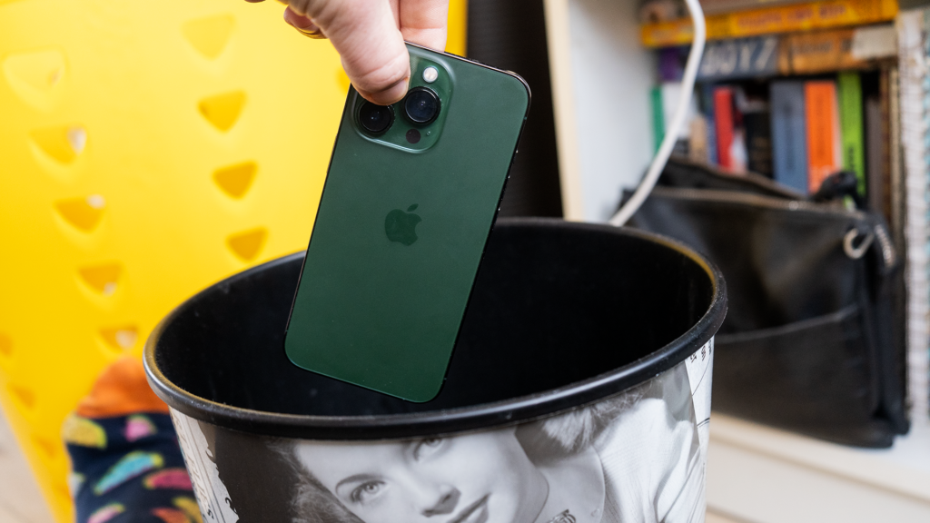 Tas pengepakan iPhone setelah sepuluh tahun