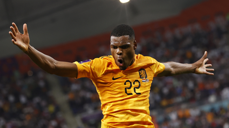 Juichen WK Nederland Denzel Dumfries