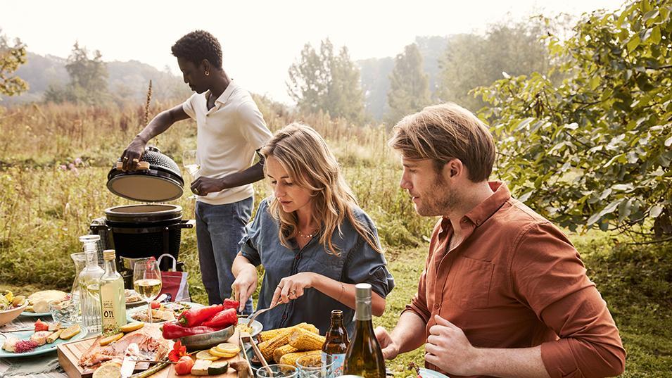 Big Green Egg te duur? Aldi heeft een perfect alternatief!