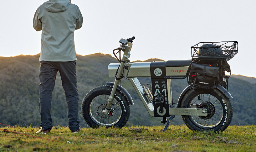 De bizarre elektrische fiets die lijkt op een bazooka met wielen
