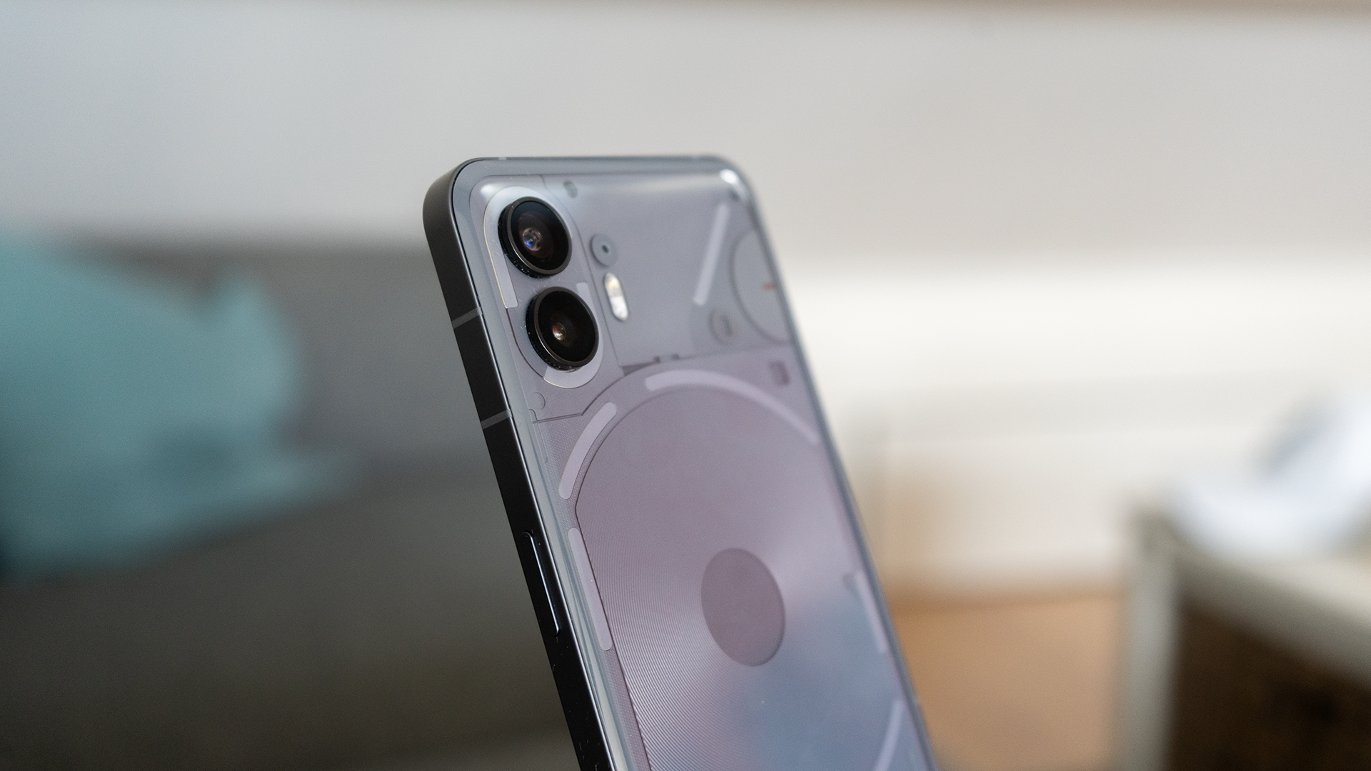 Nothing opent de aanval op Samsung en Apple