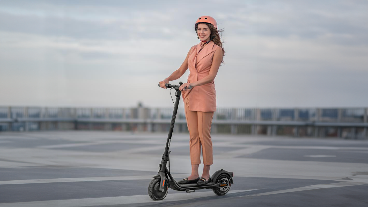 Action gooit elektrische step in de aanbieding (maar kan je er ook echt wat mee?)