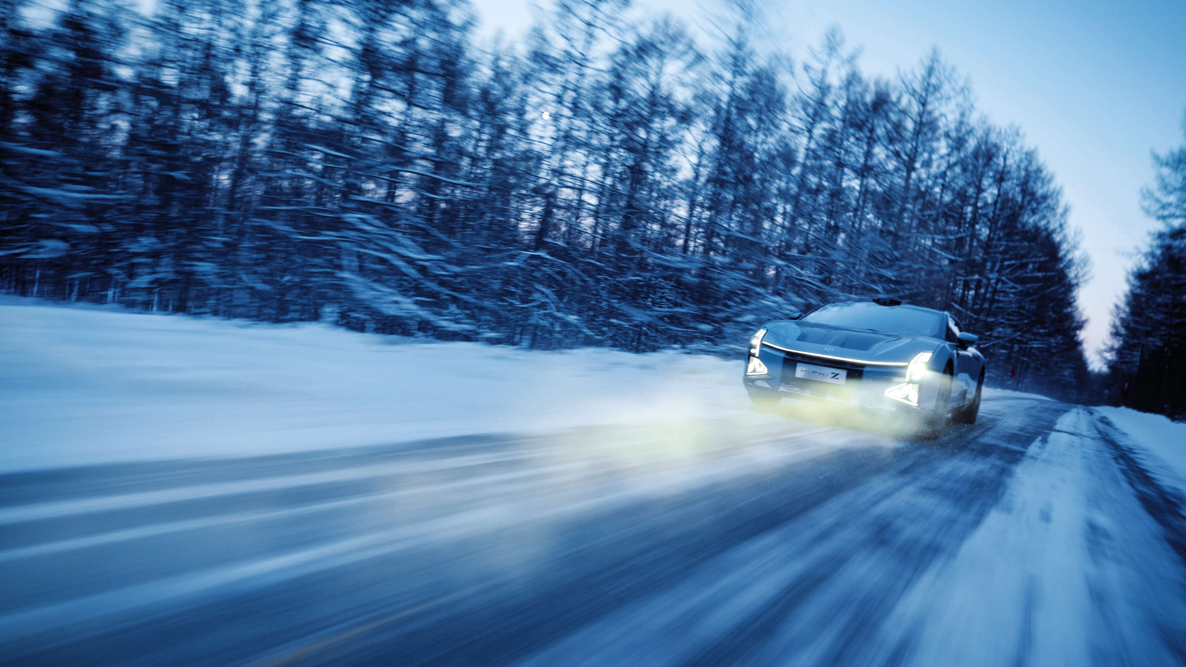 Chinese elektrische auto ijskoud de beste in gevecht met Tesla