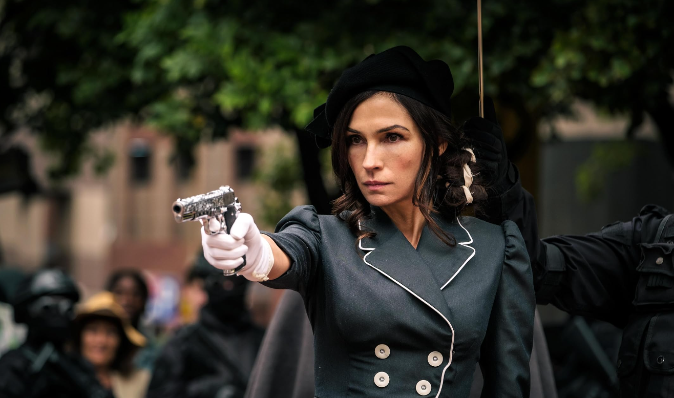 Famke Janssen werkt samen met Netflix en Undercover aan haar eerste Nederlandse rol