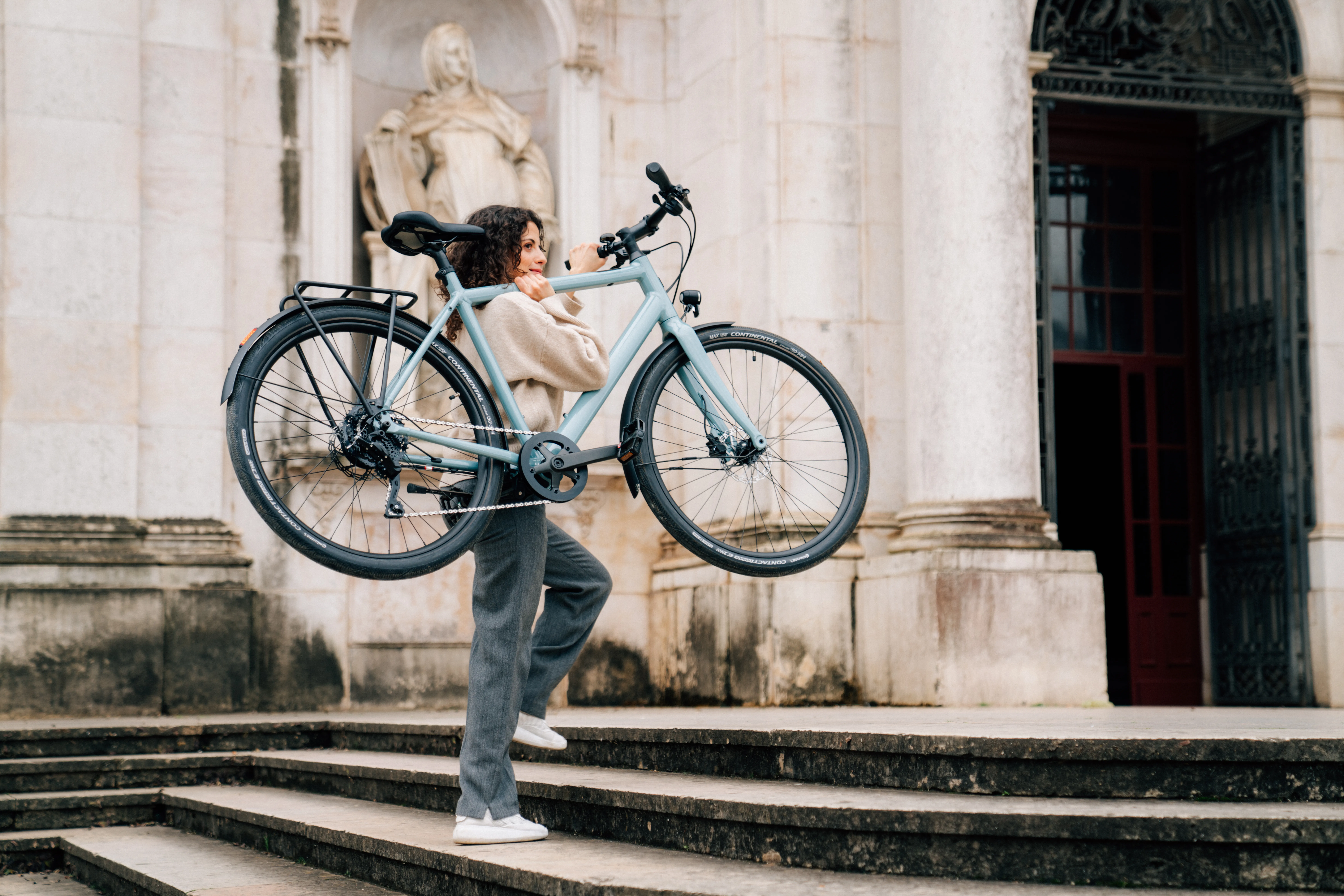 Deze nieuwe elektrische fiets laad je op met je iPhone-lader