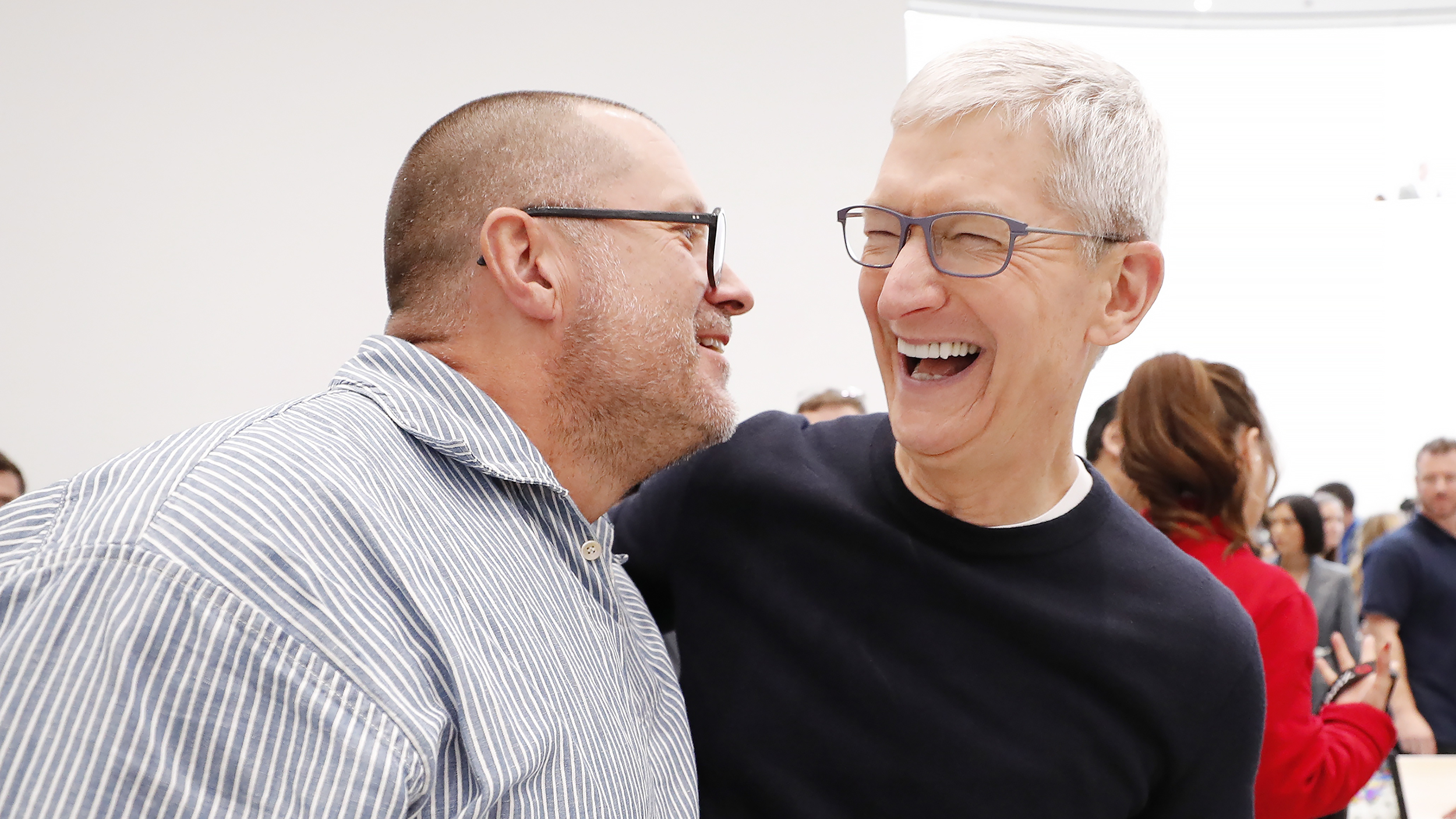 ChatGPT-maker OpenAI haalt iPhone-kopstuk binnen voor nieuw gadget