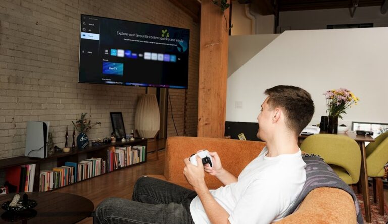 Zo bestuur je met je smart-tv het hele huis