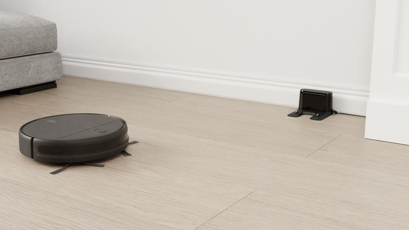 Action stunt met zeer goedkope robotstofzuiger