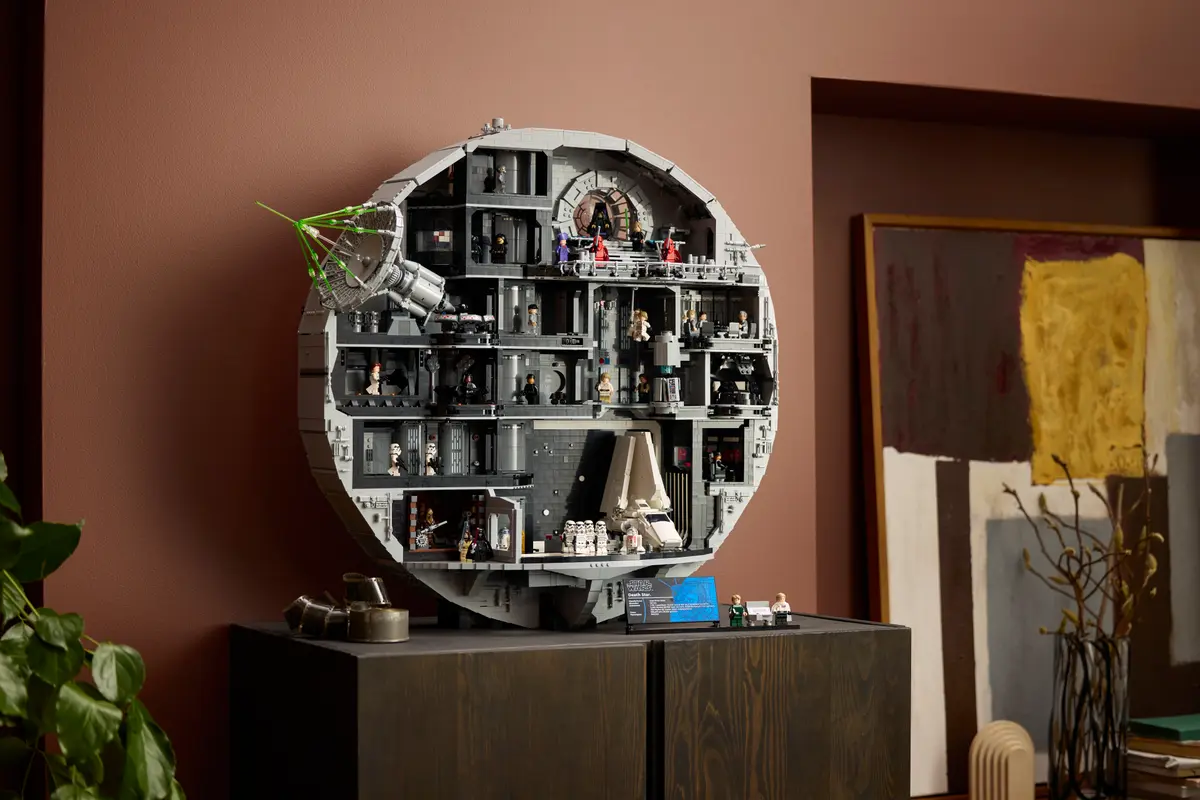 Lego heeft eindelijk een nieuwe Death Star van Star Wars onthuld. De set is de duurste set ooit met een prijs van 999 euro.