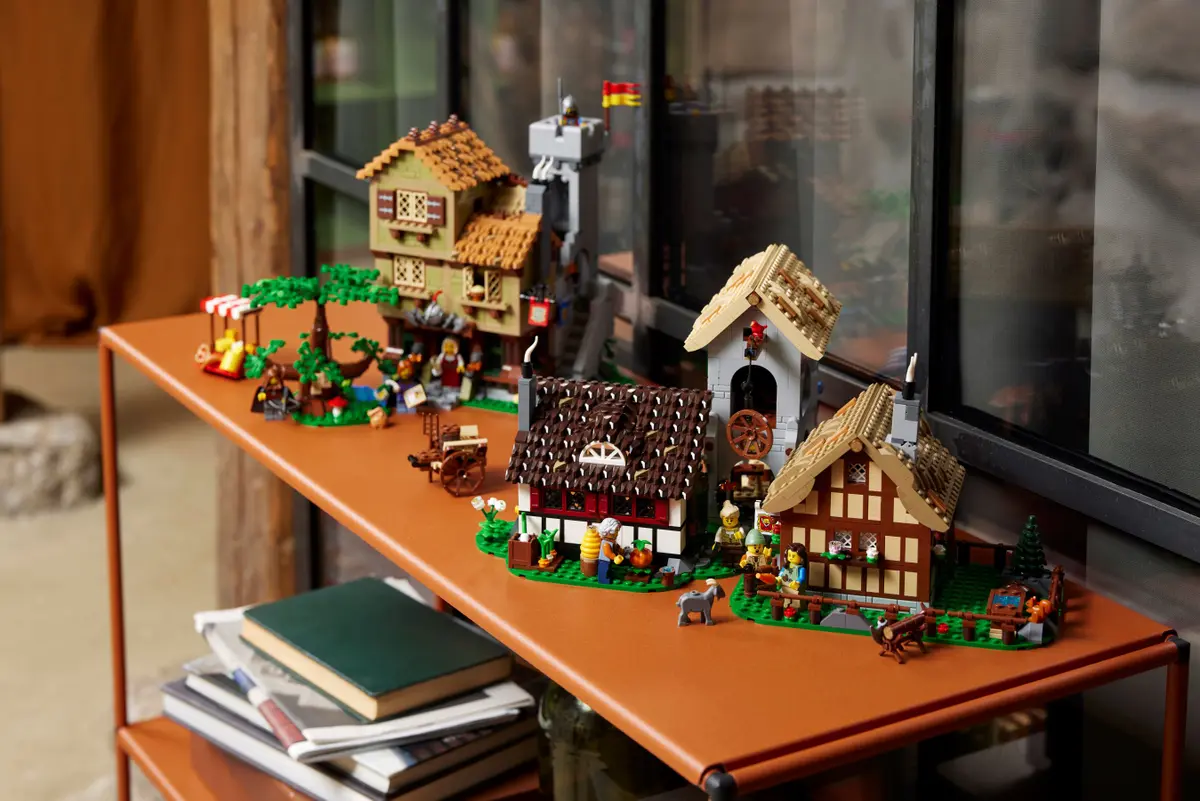 Elk jaar voegt Lego nieuwe sets toe aan het aanbod, maar haalt het ook honderden sets uit de schappen. Deze sets kan je alleen dit jaar nog scoren.