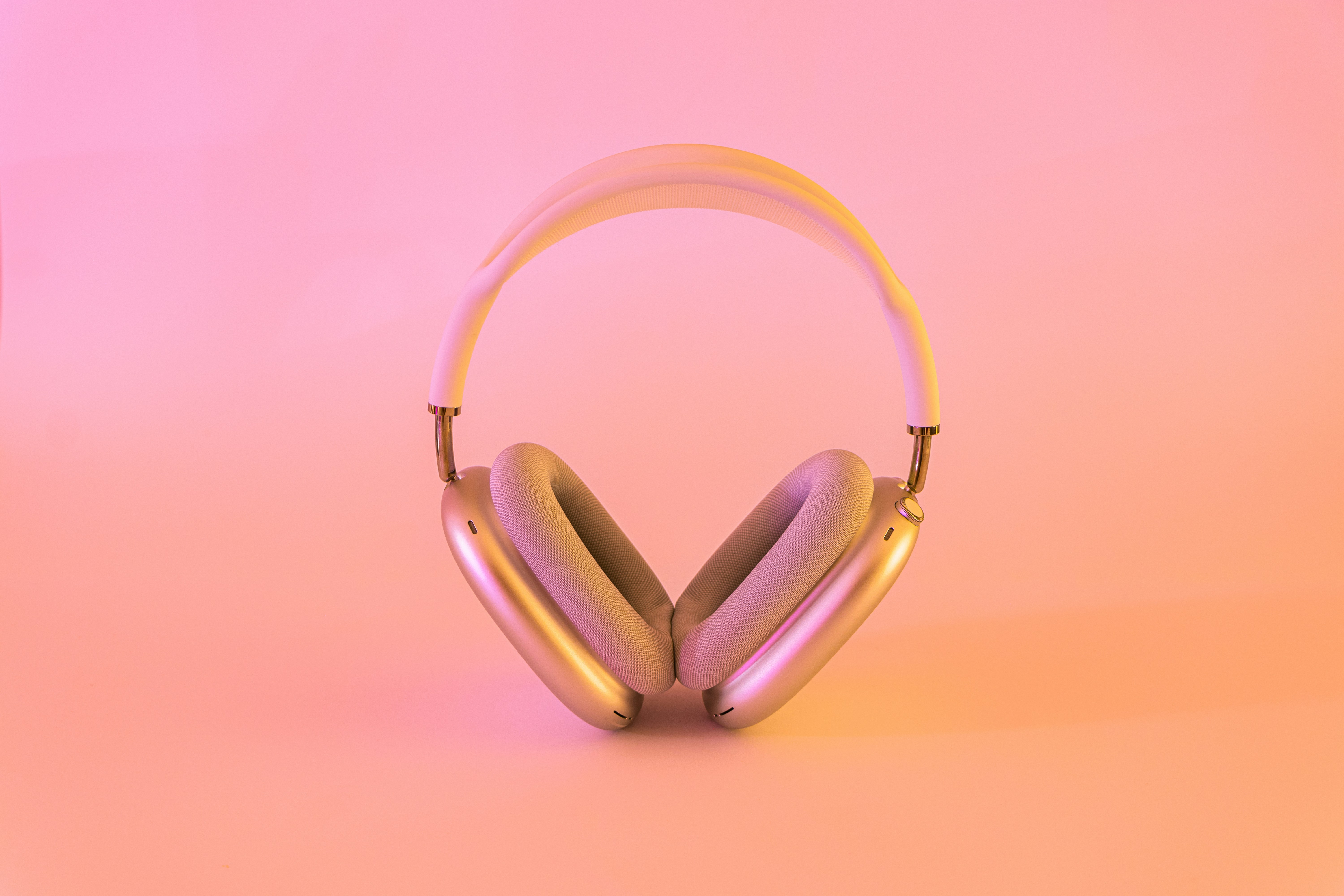 Apple lijkt te werken aan een nieuwe koptelefoon. Of het gaat om een nieuwe versie van de AirPods of om een headset van Beats, is nog onduidelijk.